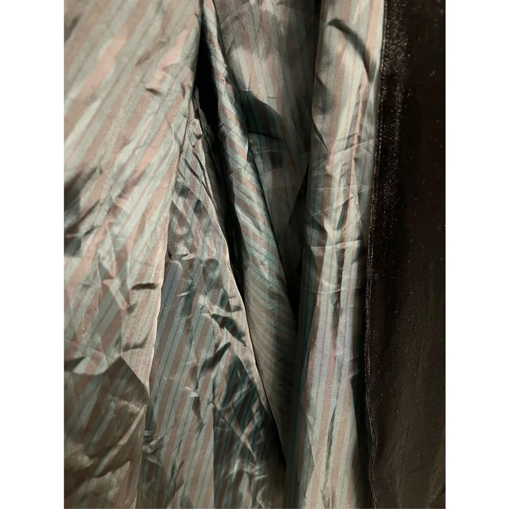 Disney The Haunted Mansion Gargoyle Velvet Girls Hooded Cape (Sz S/M) - Picture 6 of 7